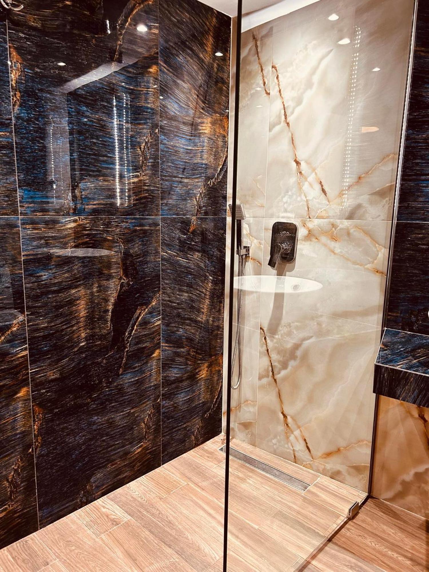 Apartment Marble House *
